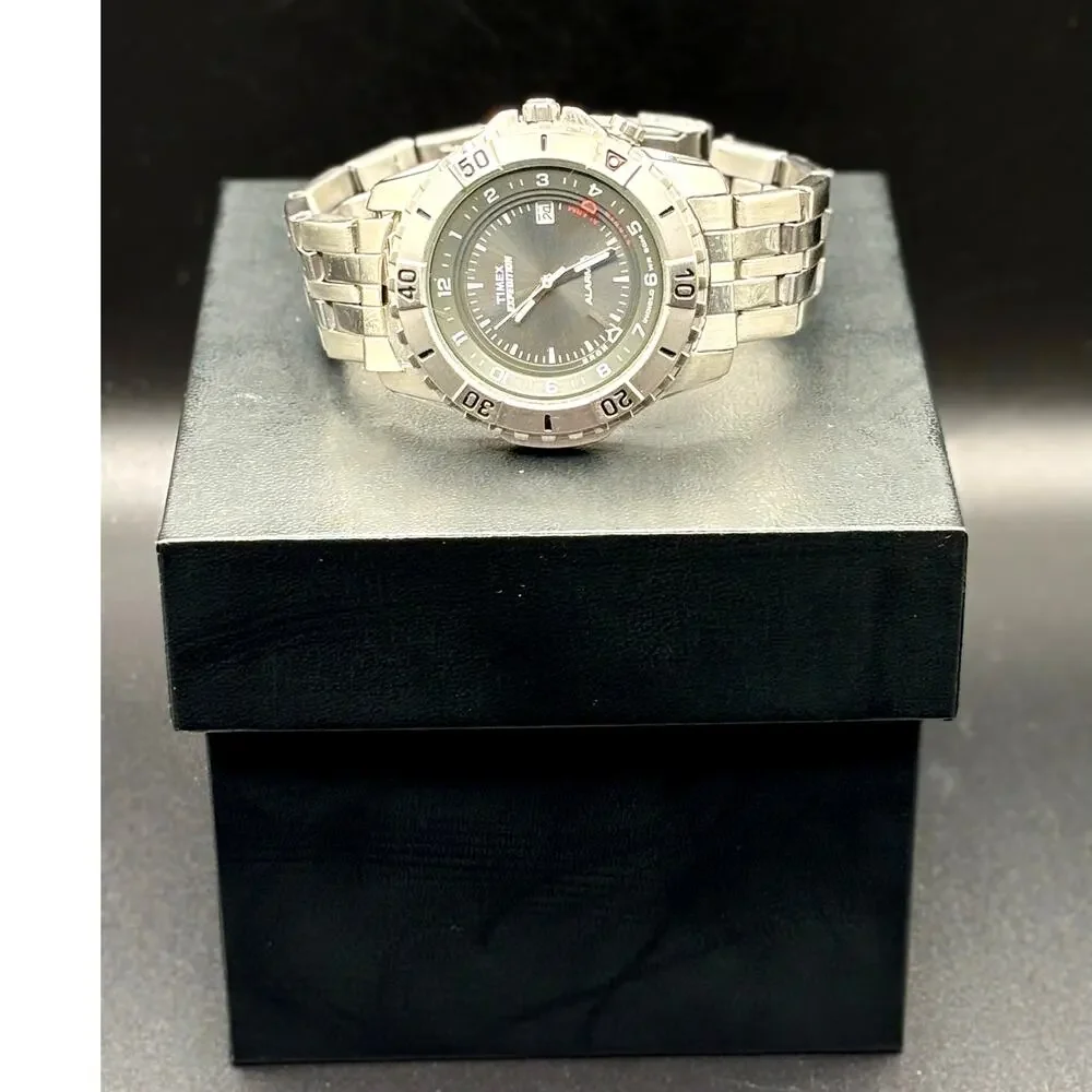 Timex Expedition T43391 Shenmue Alarm Indiglo Steel Bracelet 39mm Vintage Watch